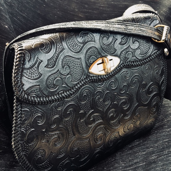 Vintage Spanish embossed side bag - Picture 2 of 8